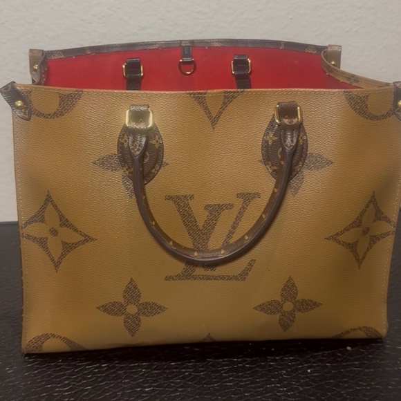 Louis Vuitton Handbags - used authentic LV Women’s Bag